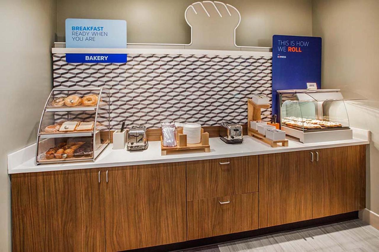 Holiday Inn Express & Suites Eagan - Minneapolis Area By Ihg Bagian luar foto